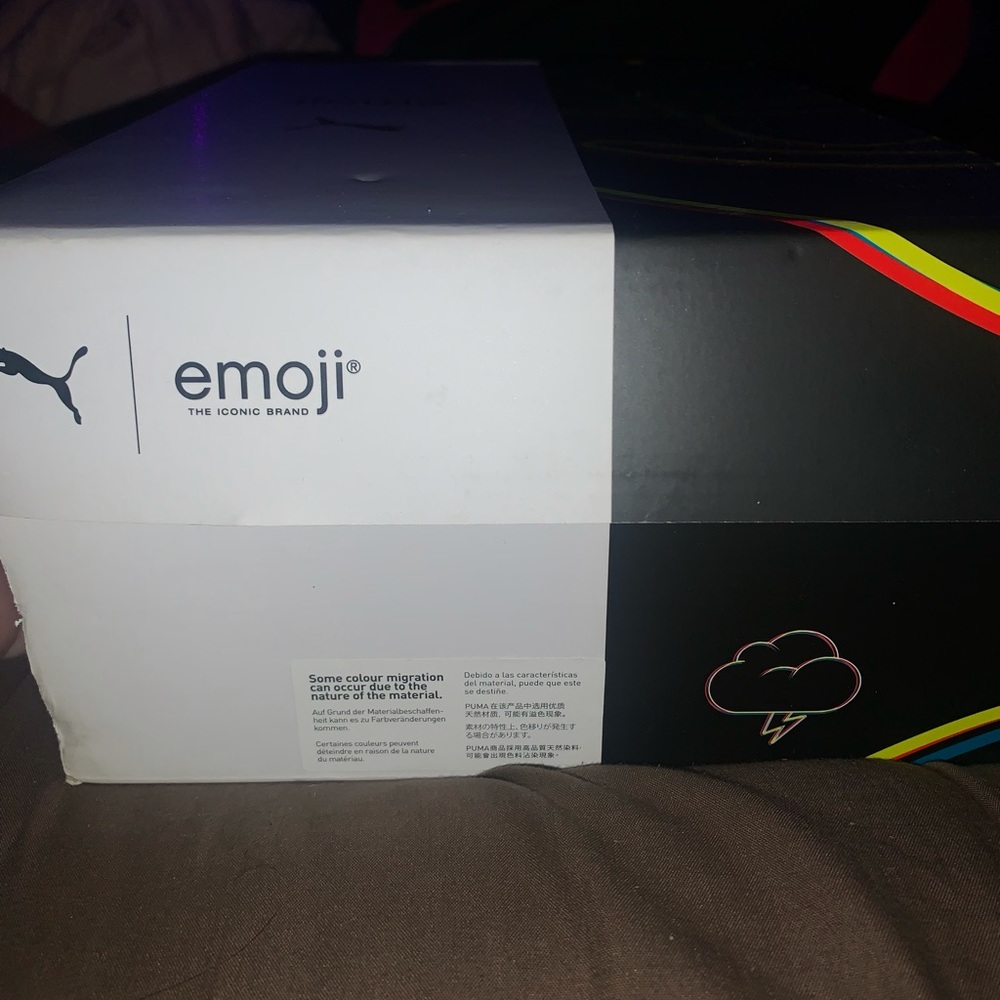 Pumas Emoji brand NWT sneakers - Picture 7 of 8